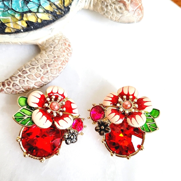 Red Ruby Crystal Flower Stud Earrings NWT - Picture 3 of 10